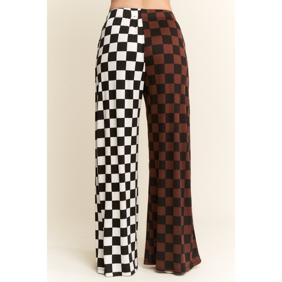 🏁 JUST ARRIVED 🏁 Split Decision Checkered Wide-Leg Pants - Picture 9 of 9
